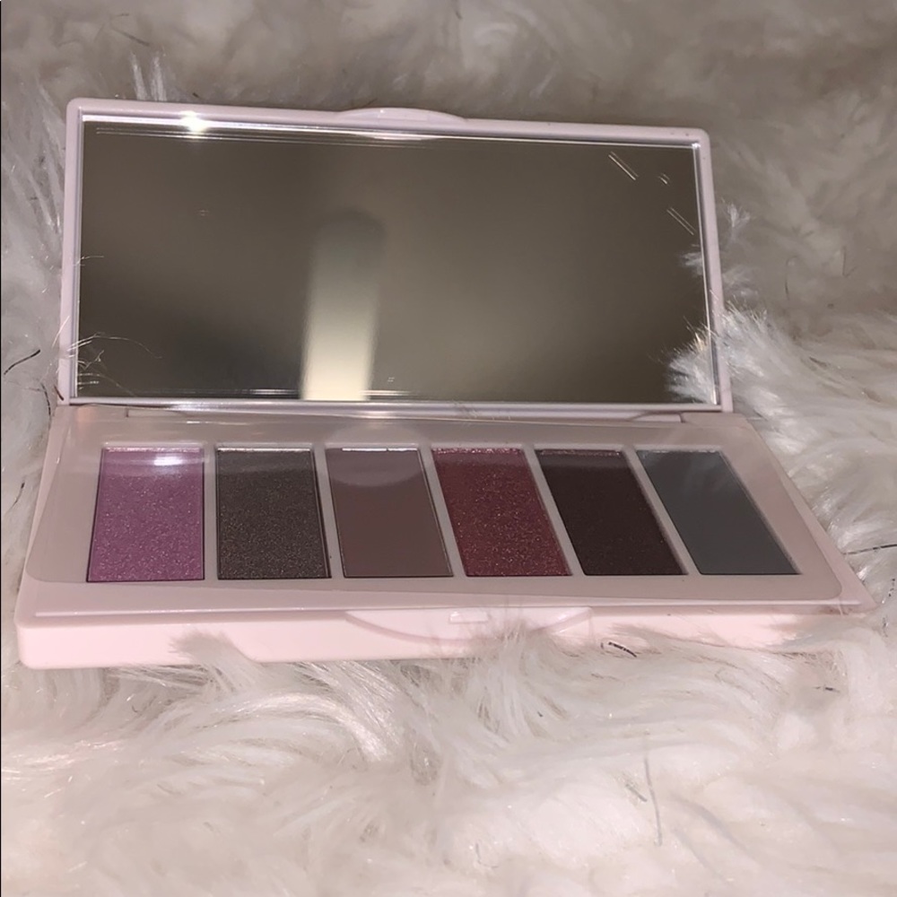 Eyeshadow palette